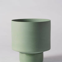 Angus & Celeste Grow Planter Large in Olive Green