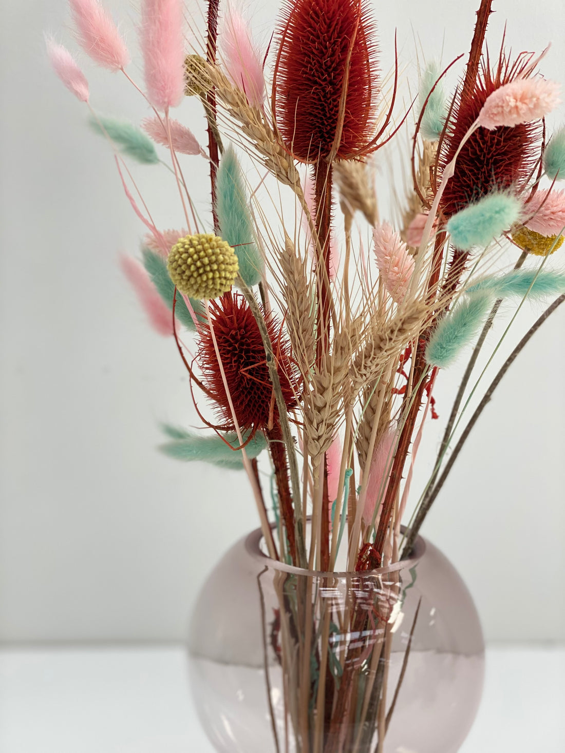 Billy in Balloon vase