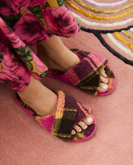 Alaskan sherpa adult slippers