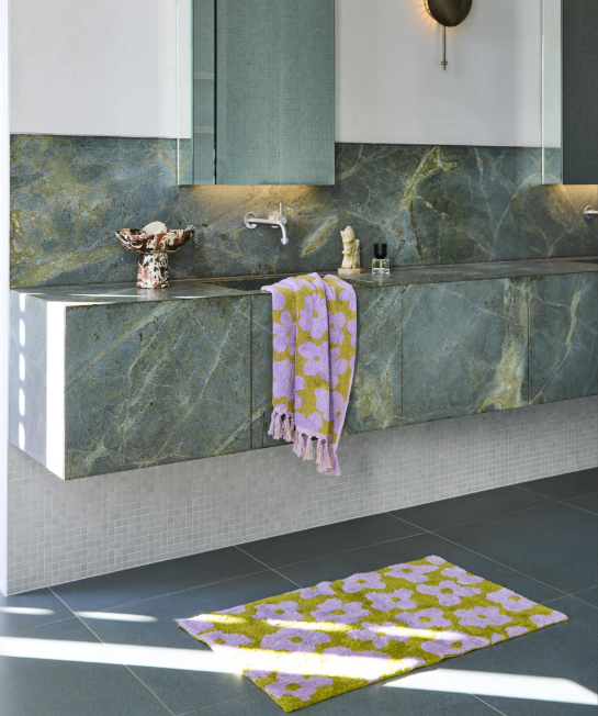 Big flower bath mat