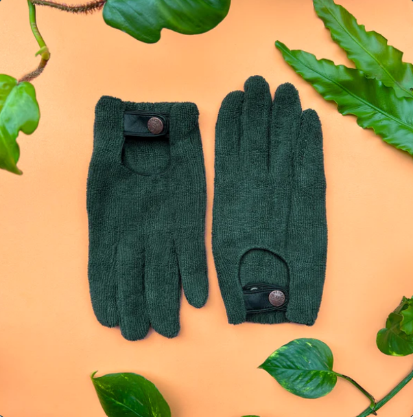 WE THE WILD  Leaf Cleaning Microfibre Gloves