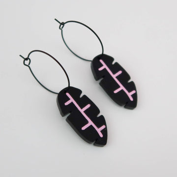 Banana Leaf Hoop Black / Pink